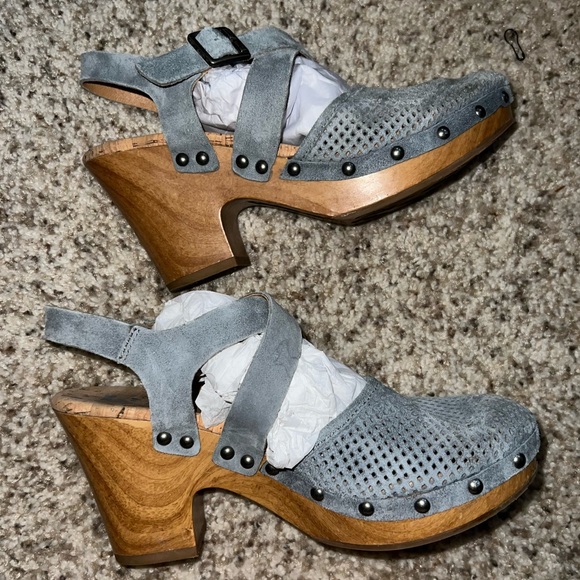 Kork-Ease Shoes - Korks Abloom Clogs